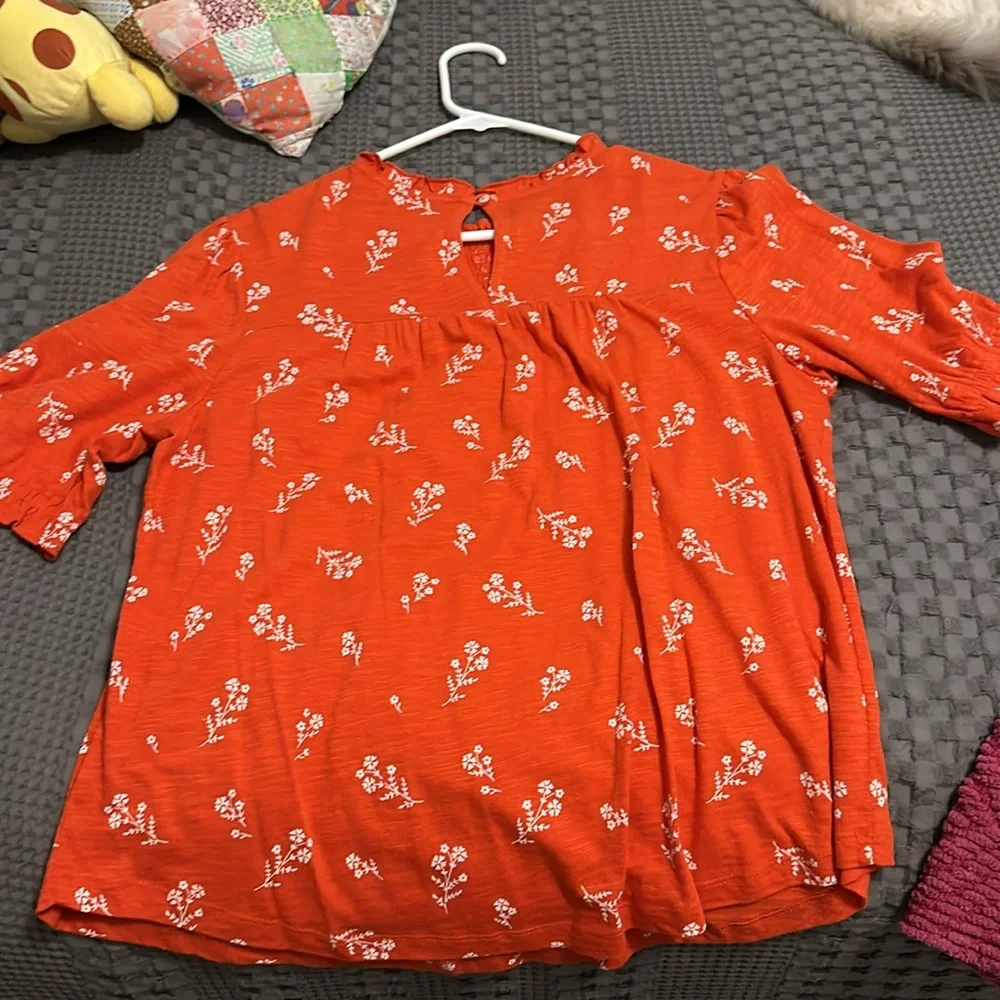 Red Top - Picture 3 of 3